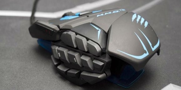 Mad Catz M.M.O TE