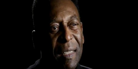 Pelé på EA-besøk: – Straffesparkene var de vanskeligste
