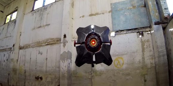 Se, en «ekte» «Half-Life 2»-drone