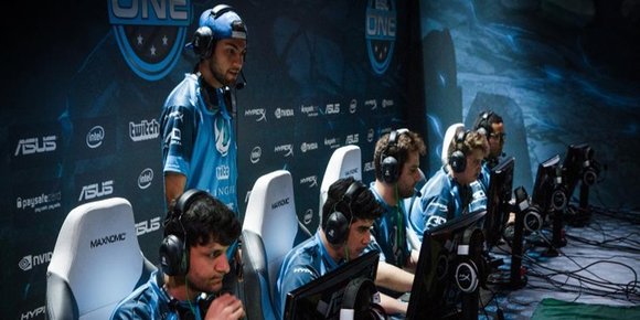 Valve forbyr trenere å snakke med «CS:GO»-lag under kamp