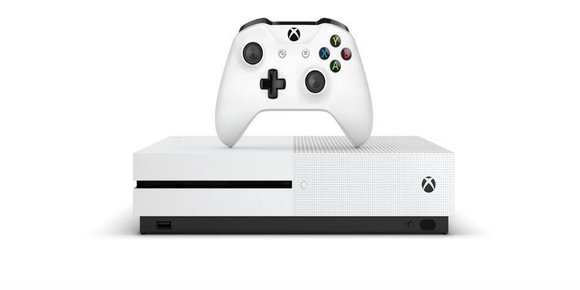 Xbox One S overgikk PS4 for tredje måned på rad