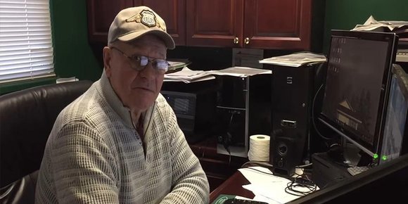 74 år gamle Julien har spilt «Asheron's Call» i 17 år