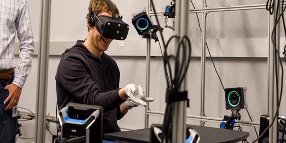 Oculus har tatt patent på haptiske VR-hansker