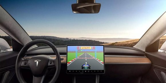 Elon Musk vil ha spill i Tesla-bilene