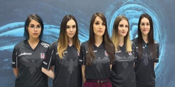 Norske Natalie var e-sportutøver for Besiktas: – Har ikke fått lønn siden mai
