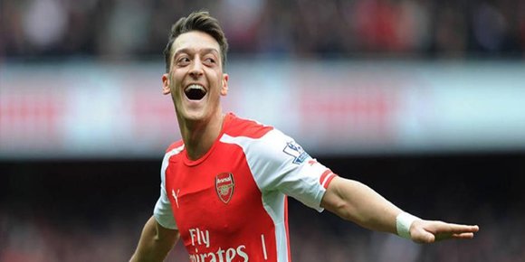 Arsenal-stjerne slettes fra «Pro Evo»-spillene i Kina etter å ha kritisert landet på Twitter