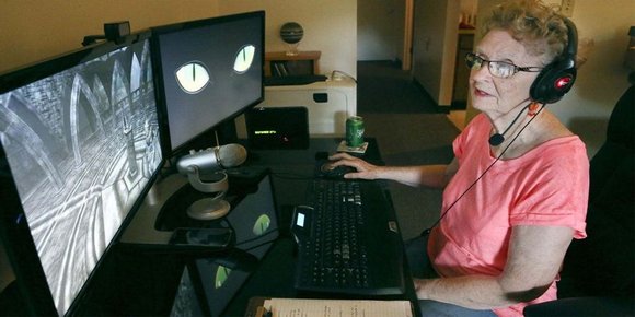 Lykkeønskninger fra hele verden strømmer inn etter at «Skyrim Grandma» ble rammet av hjerneslag