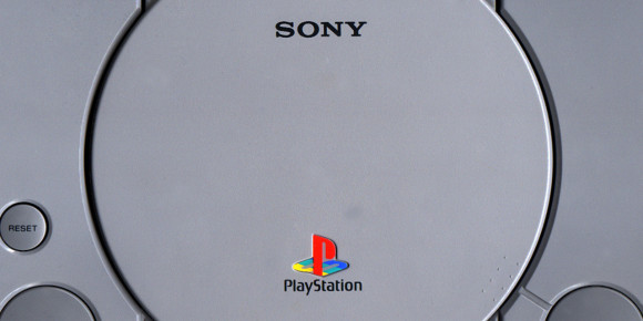 Rad Crew 687: Hjelp, Playstation blir 30